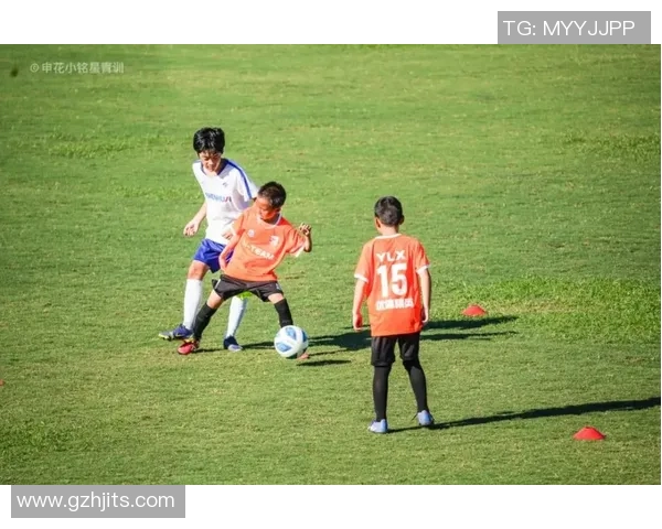 足球明星夏日消暑吃雪糕视频大放送引发粉丝热议