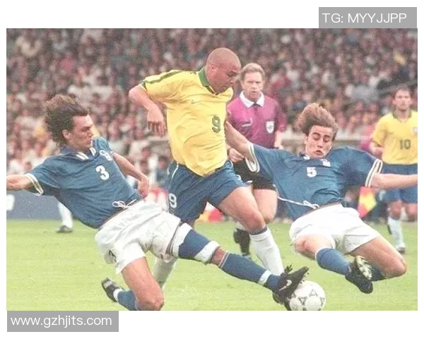 足球明星感人瞬间合集视频展现他们背后的故事与激情时刻